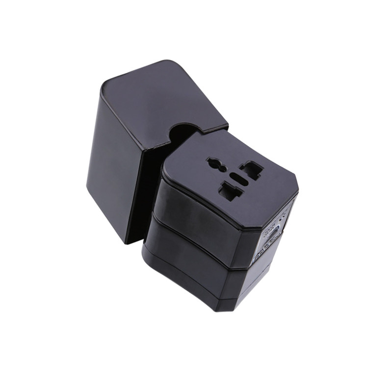 ELC1323 3-in-1 Universal Travel Adapter with Case