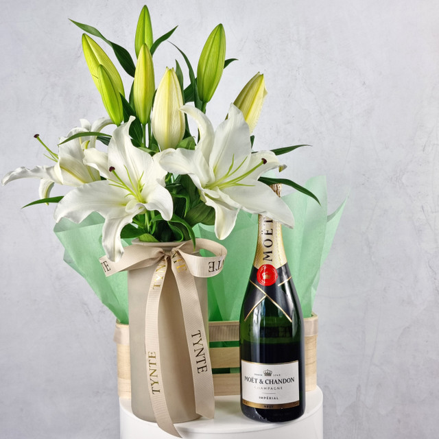 Moet and Casablanca Lily Gift Box