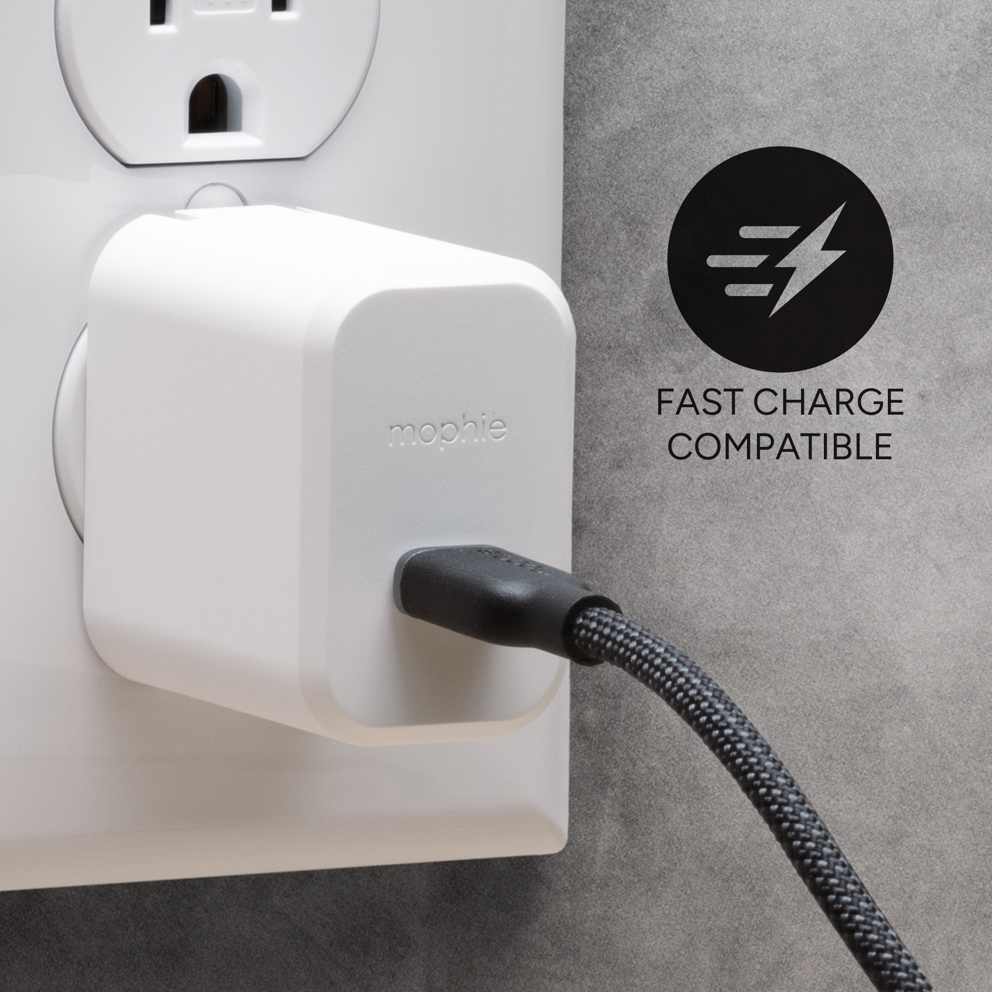 Fast Charge Compatible||
The charge stream® cables can be used with a PD charger for fast charging and data transfer.