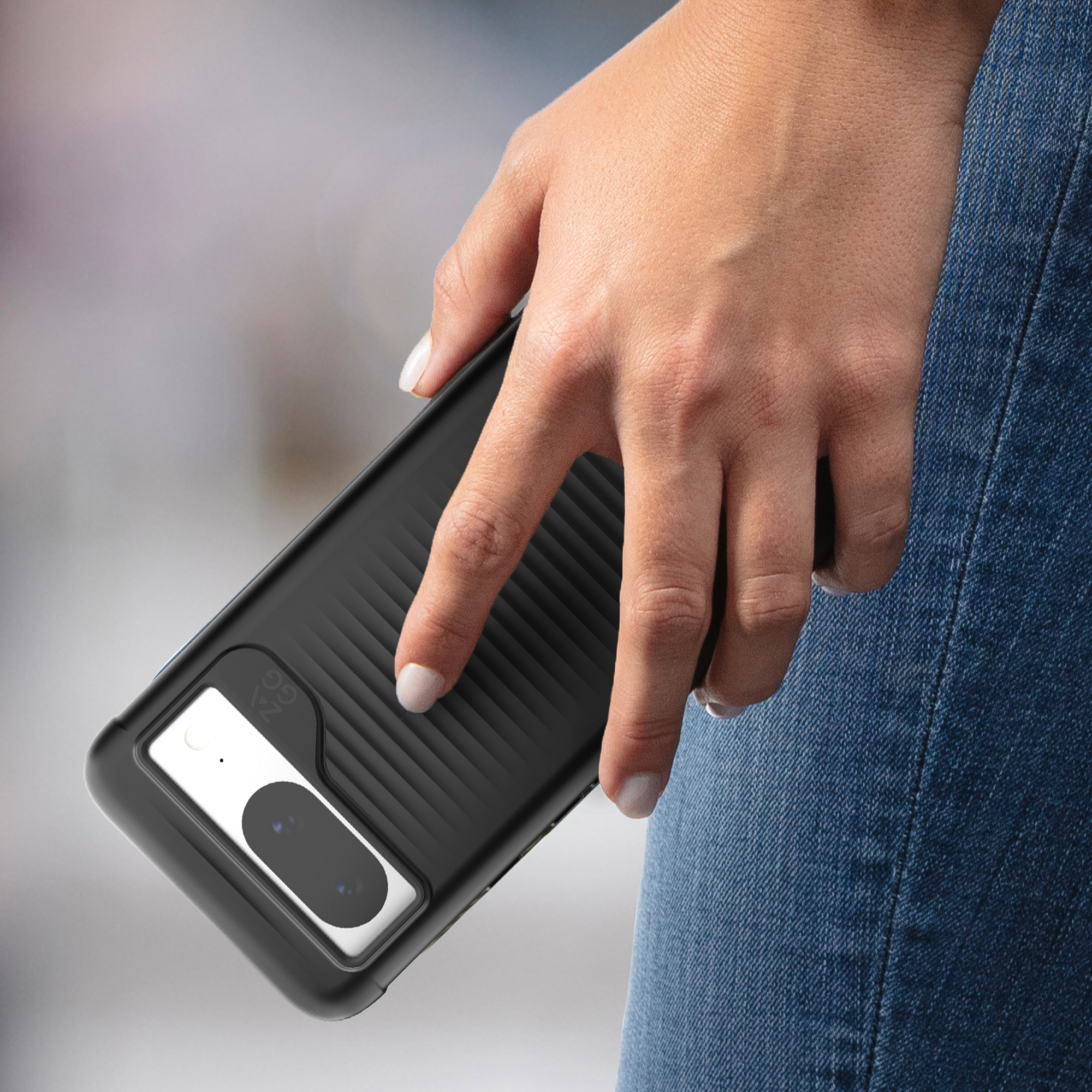 Lightweight, Flexible Design|| The lightweight, flexible Luxe case fits easily in your pocket and comfortably in your hand.