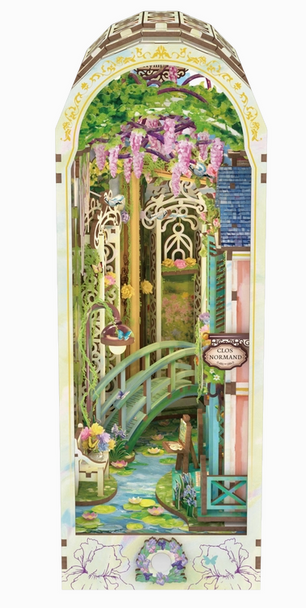 Giverny Garden w/ Dust Cover