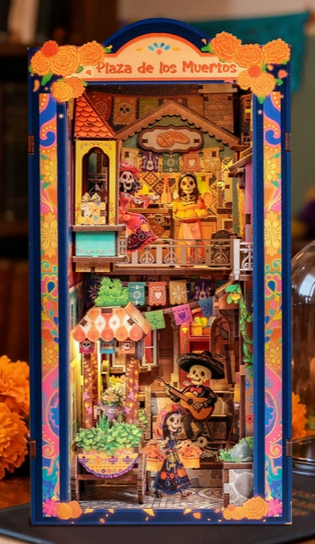 Plaza De Los Muertos
