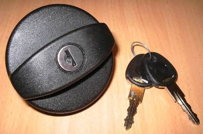 CAP & KEYS ONLY FOR BLACK LOCKABLE WATER