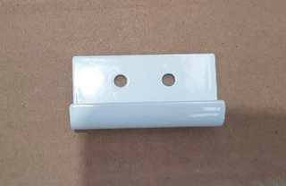 J CLIP T/S ROOF CATCH C8610B