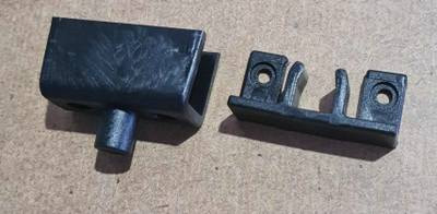 CATCH PIVOT SHOWER DOOR BLACK - 2 PARTS