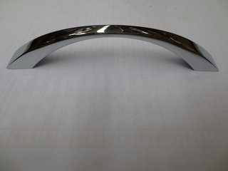 HANDLE CHROME D SHAPE 128MM between screw holes
