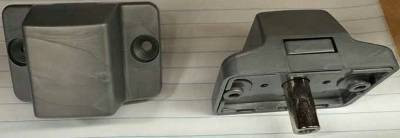 LATCH T/S PUSH LOCK C2723R - GREY