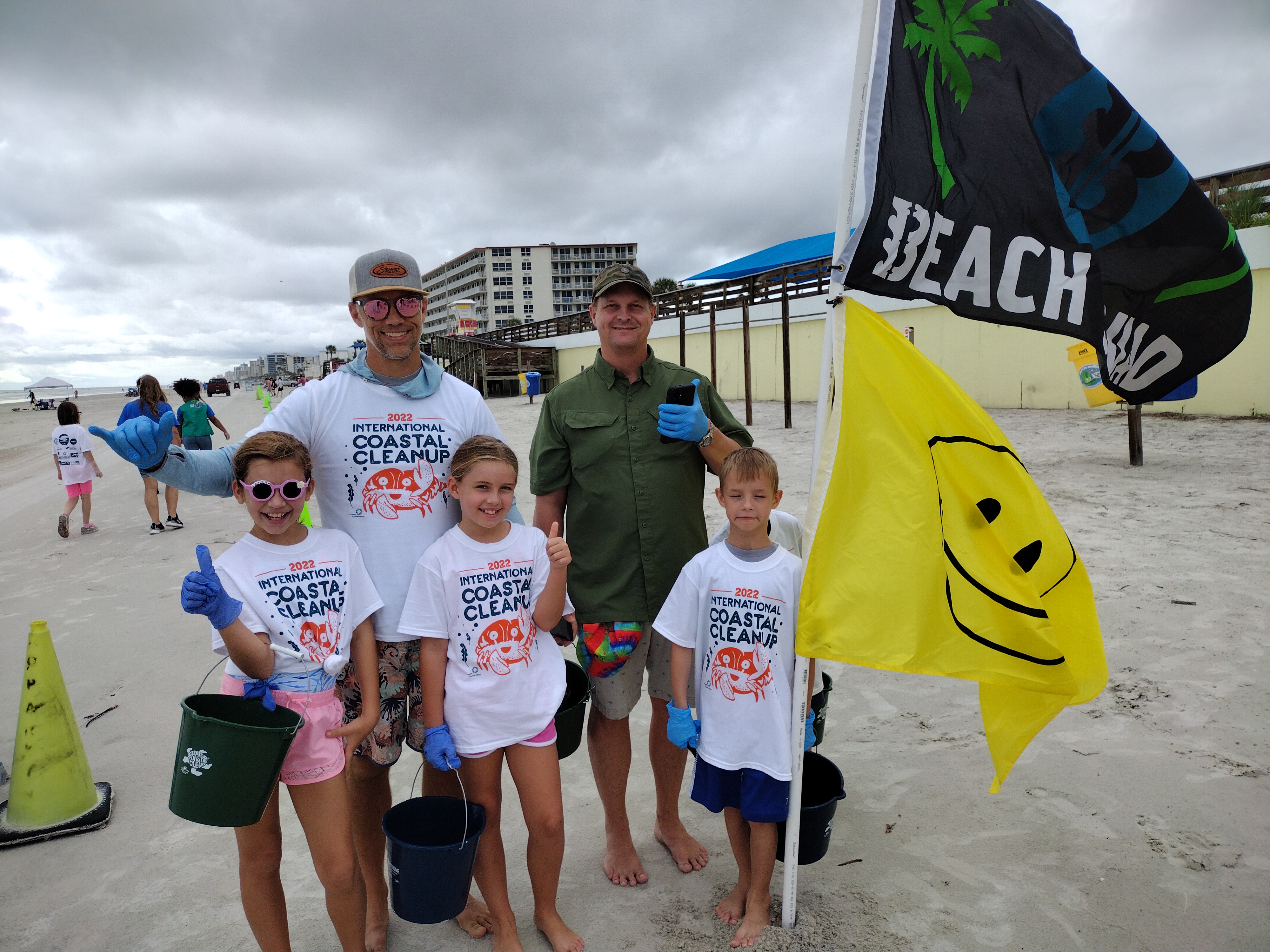 Beach Squad Beach Cleanup Volunteers Daytona Beach Group 3