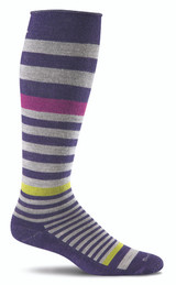 ​Can you wear compression socks at night?