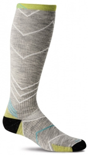  Sockwell Women's Incline Moderate Compression Knee High Running Sock - Lt. Grey (15 - 20 mmHg)