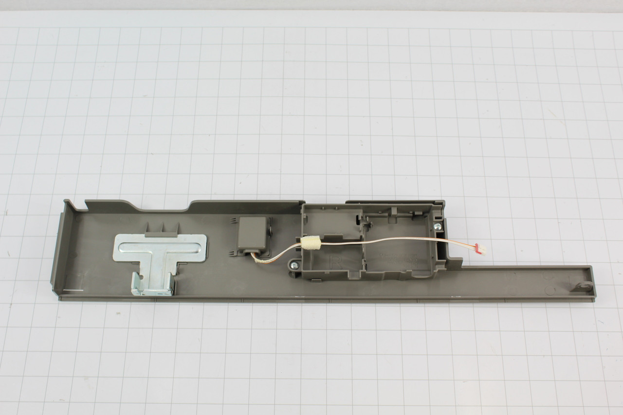 Dacor 111453 - ASSY CAP DOOR-UP RT 24" - Image Coming Soon!