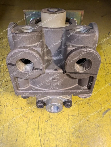 Bendix 800480 R-12DC Air Brake Relay Valve