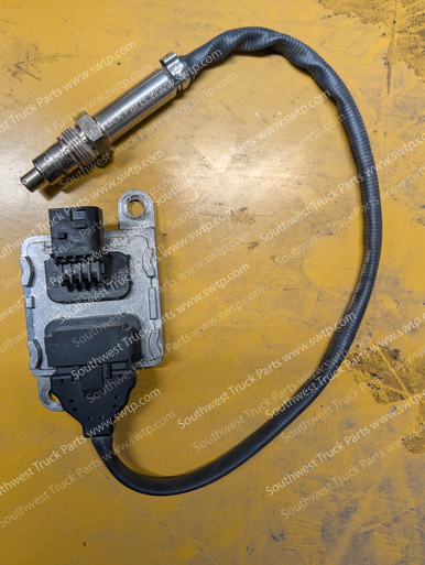 Dinex 3FL001 NOx Sensor for Detroit Diesel/Freightliner – SCR Inlet – Replaces A0101532228