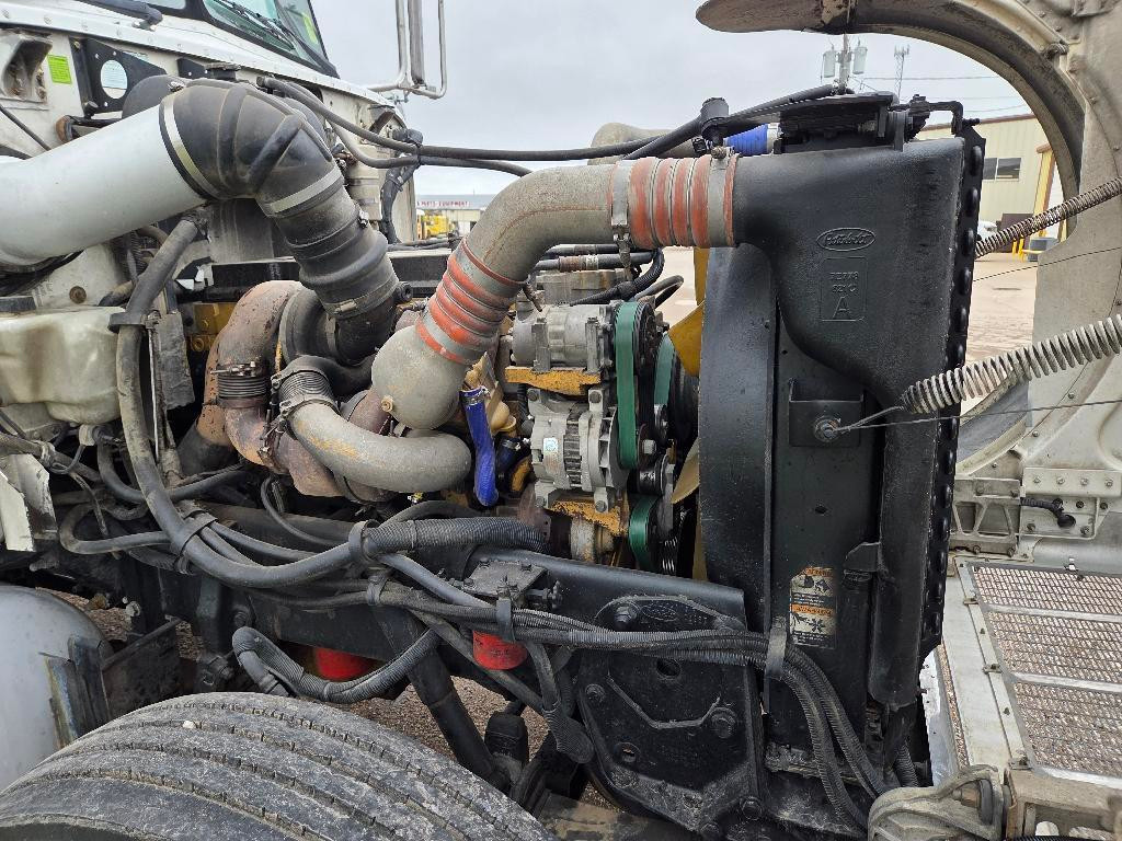 2007 Peterbilt Tractor, Conventional - Sleeper Truck - 379