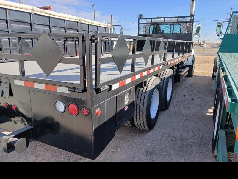2008 Peterbilt 340 Flatbed Truck