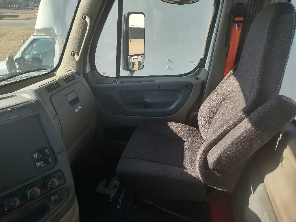 Used 2015 PETERBILT Cab Chassis, Dually - 337 For Sale