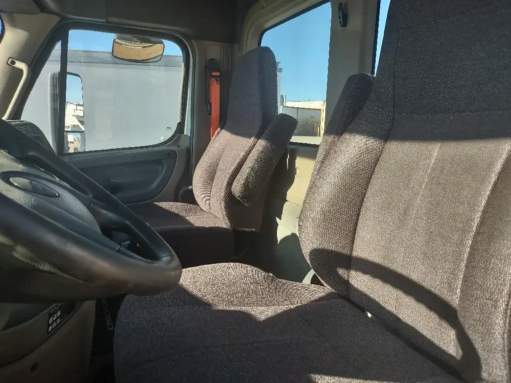 Used 2015 PETERBILT Cab Chassis, Dually - 337 For Sale