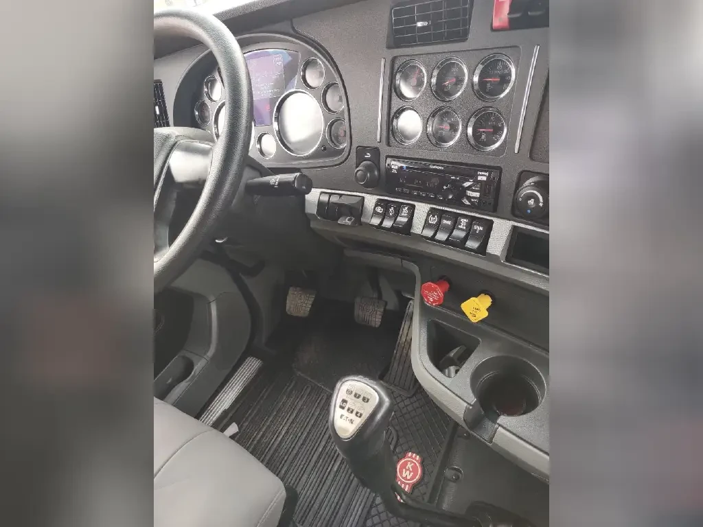 Used 2018 KENWORTH Conventional - Sleeper Truck, Tractor - T680 For Sale