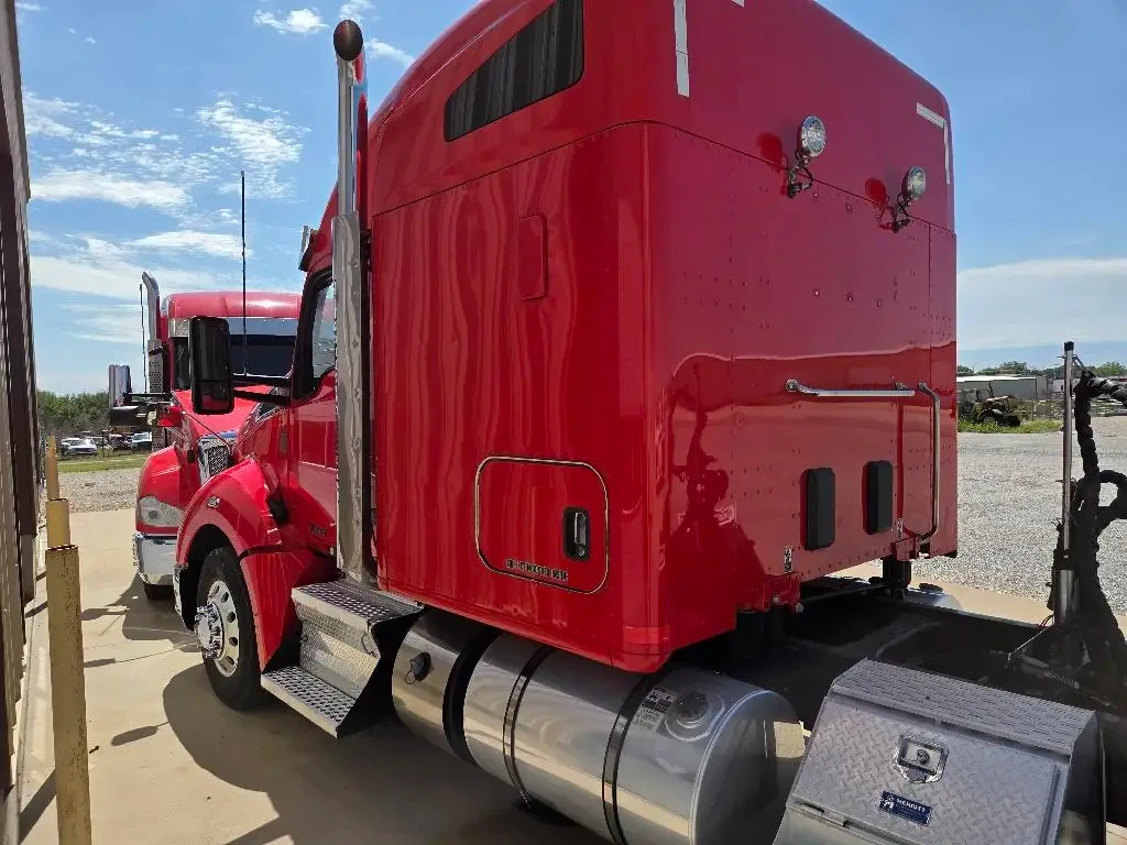Used 2020 KENWORTH Conventional - Sleeper Truck, Tractor - T-680 For Sale