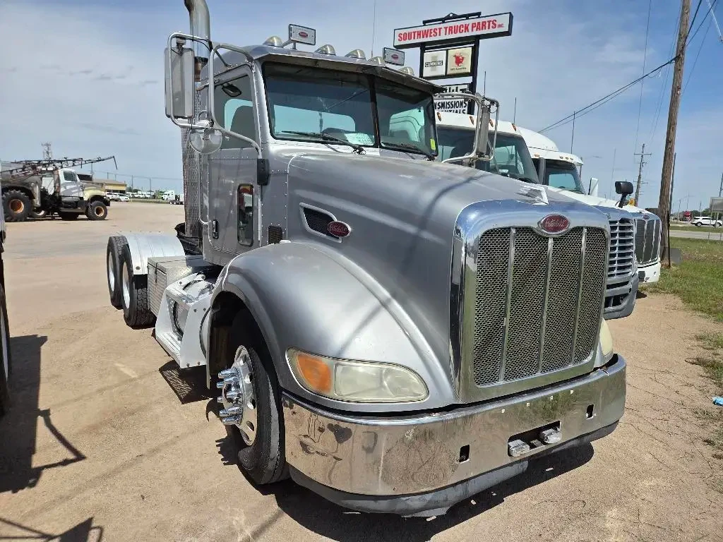 Used 2009 PETERBILT Conventional - Day Cab - 384 For Sale