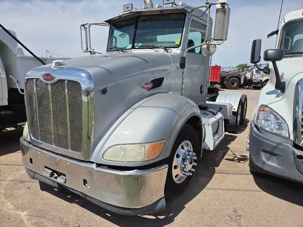 Used 2009 PETERBILT Conventional - Day Cab - 384 For Sale