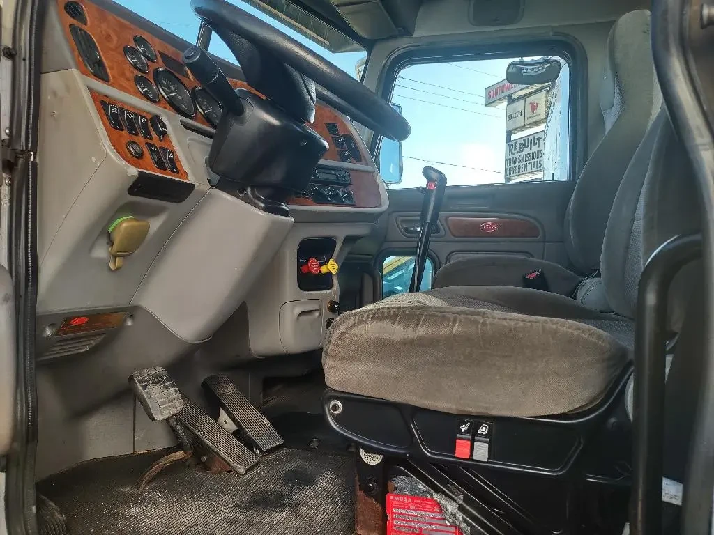 Used 2009 PETERBILT Conventional - Day Cab - 384 For Sale