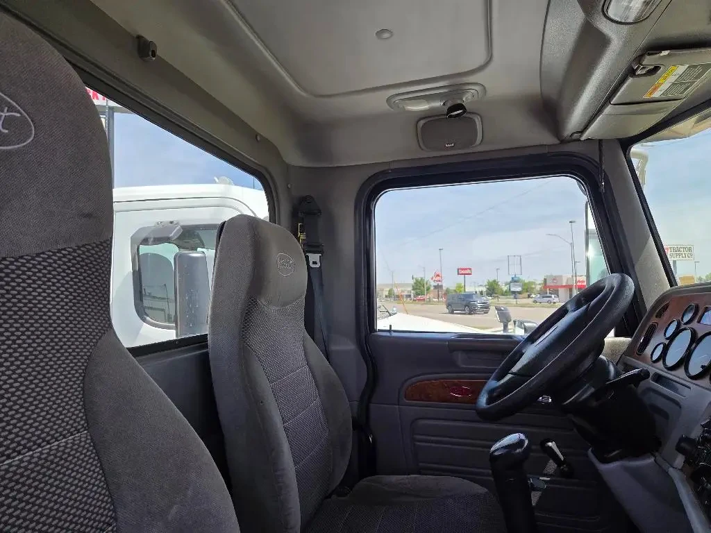 Used 2009 PETERBILT Conventional - Day Cab - 384 For Sale