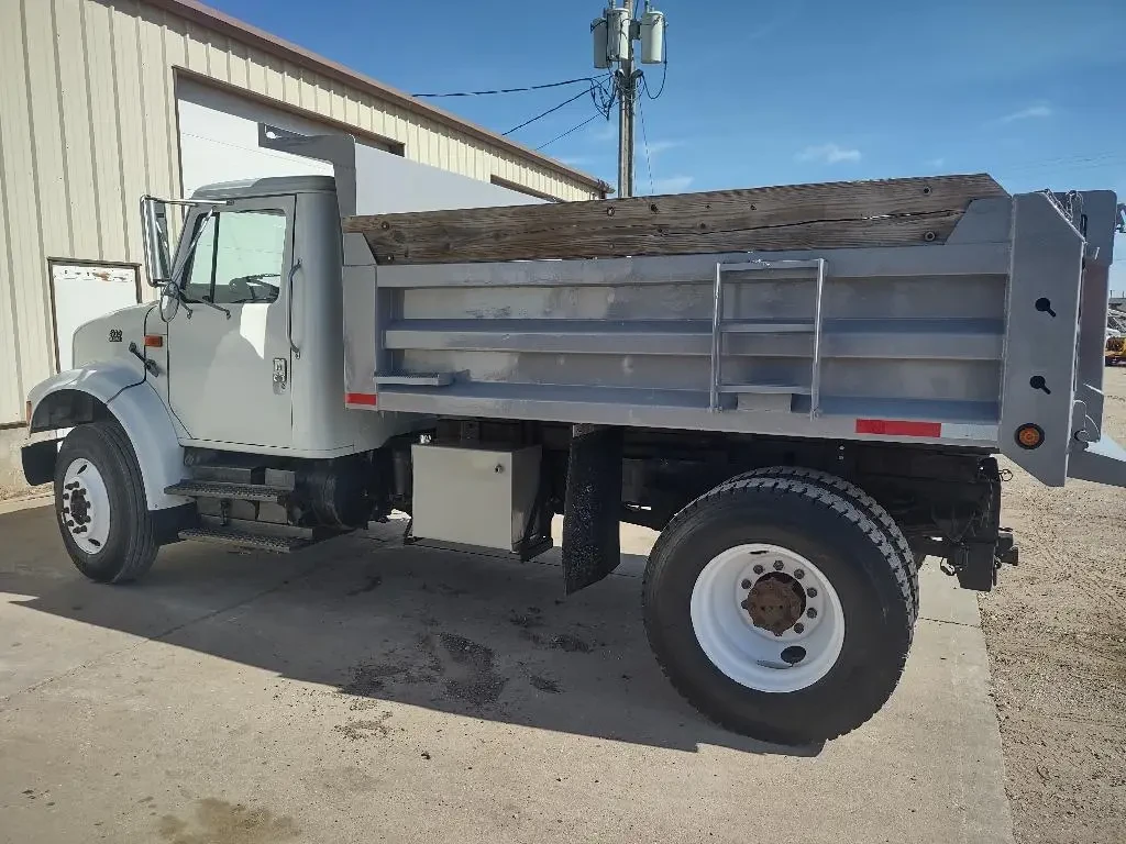 Used 1998 INTERNATIONAL Dump Truck - 4700 For Sale