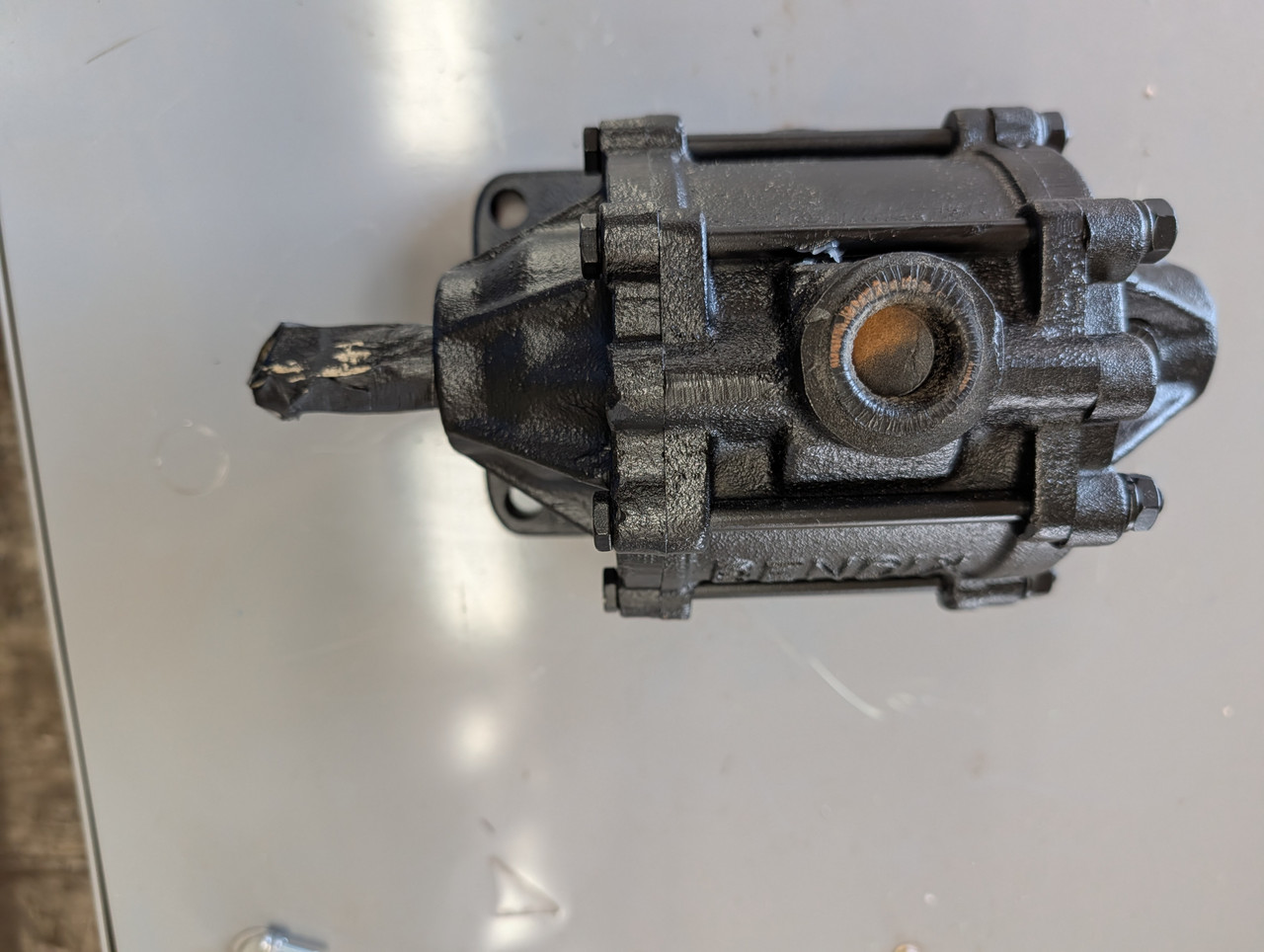 Bendix 2513116 Vacuum Brake Pump – CW 1.16" Shaft