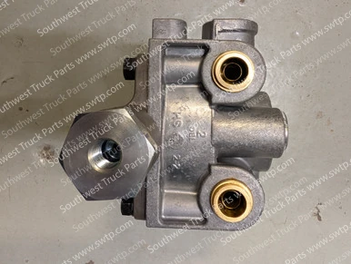 Bendix K022372 R-14 Relay Valve with Push-to-Connect Fittings – 4 PSI