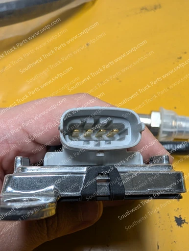 Dinex 8CL001 NOx Sensor for Volvo/Mack – Pre-SCR – Replaces 22303390
