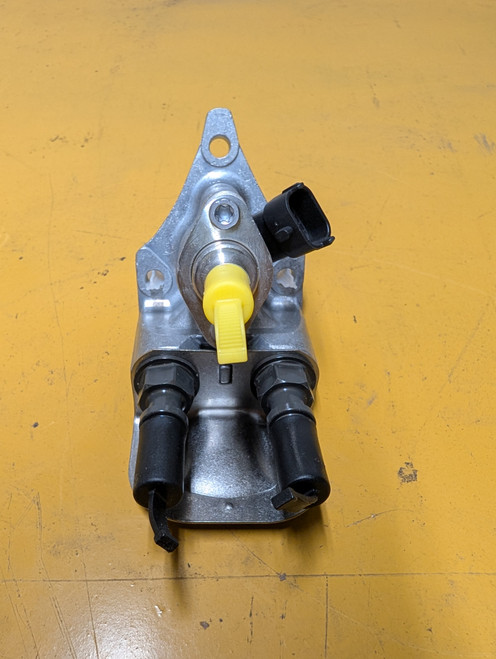 Dinex 8CL007 DEF Injector for Volvo/Mack – Replaces 21575532 and 22391563