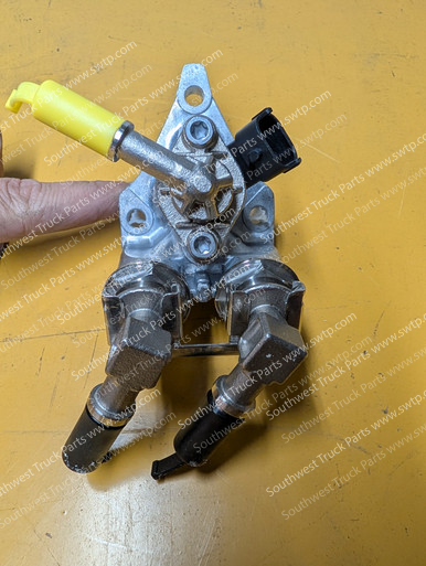 Dinex 8CL010 DEF Injector for Volvo/Mack – Replaces 22744063 and 22744065