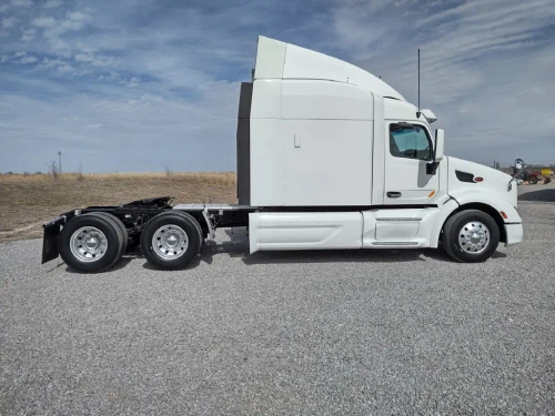 Used 2020 PETERBILT Conventional - Sleeper Truck, Tractor - 579 For Sale