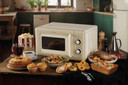 Ariete Linea Vintage 3960 Forno a microonde Vintage, 800W, Capacità 20L, 3 funzioni, 6 livelli di cottura, Timer, Beige
