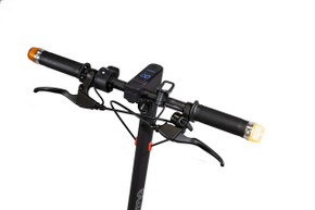 EMG Velociptor Street - Potenza motore 450W, ruote da 12", doppio freno a disco a/p, batteria 36V 10Ah, frecce direzionali (1) EMG Velociptor Street - Potenza motore 450W, ruote da 12", doppio freno a disco a/p, batteria 36V 10Ah, frecce direzionali (1)