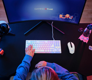 Trust GXT 794W tastiera Mouse incluso USB QWERTY Italiano Bianco