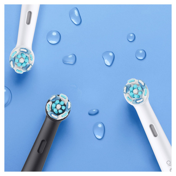 Oral-B iO - 6 - Spazzolino Elettrico Ricaricabile Bianco con Custodia da Viaggio