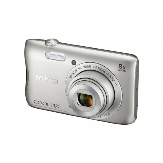 Nikon COOLPIX S3700 1/2.3" Fotocamera compatta 20,1 MP CCD 5152 x 3864 Pixel Argento