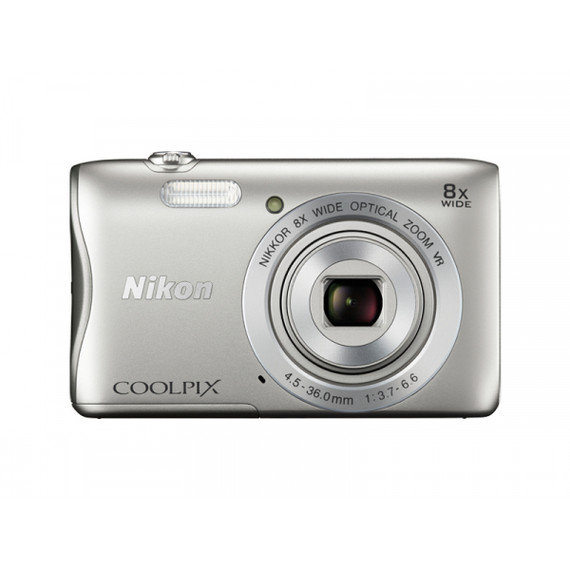 Nikon COOLPIX S3700 1/2.3" Fotocamera compatta 20,1 MP CCD 5152 x 3864 Pixel Argento