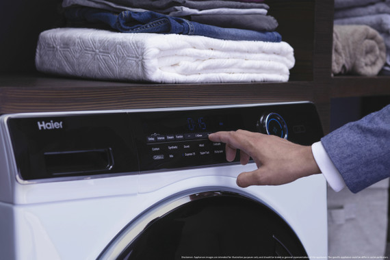 Haier HW150-BP14986EIT lavatrice Caricamento frontale 15 kg 1400 Giri/min Bianco