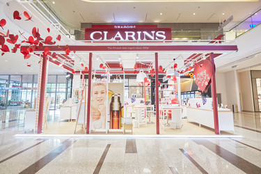 Clarins opens first kiosk-style store in Singapore Clarins opens first kiosk-style store in Singapore