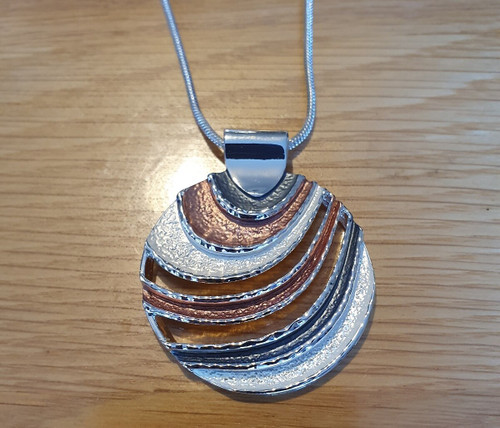 Round Waves Necklace