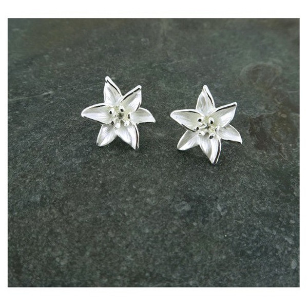 Silver Plated Lily Stud Earring