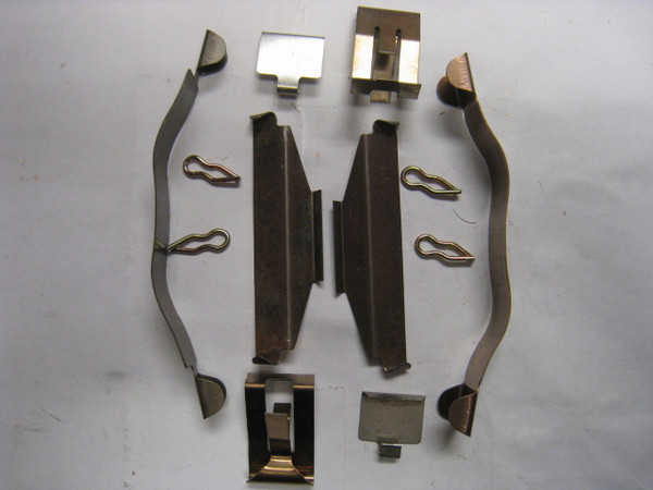 H15562-2 This kit DOES NOT come with the caliper shims.