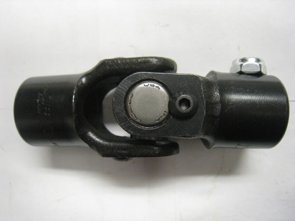 U-Joint 3/4-20 x 3/4 Smooth, steering universal joint, single joint, 3/4" smooth bore to 3/4" 20 spline female. Adaptes the steering shaft to the steering box.