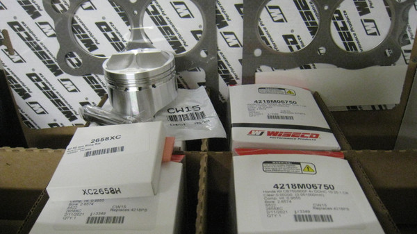 4518M06750  985cc Piston Kit