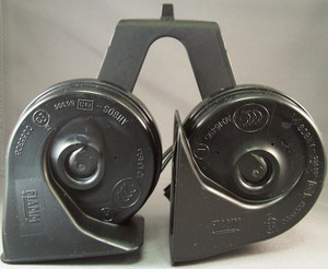 Mopar Dual Horn for 2005-2010 Grand Cherokee WK and 2006-2010 Commander XK