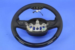2014-2020 Jeep Grand Cherokee WK2 Summit steering wheel - front standalone view