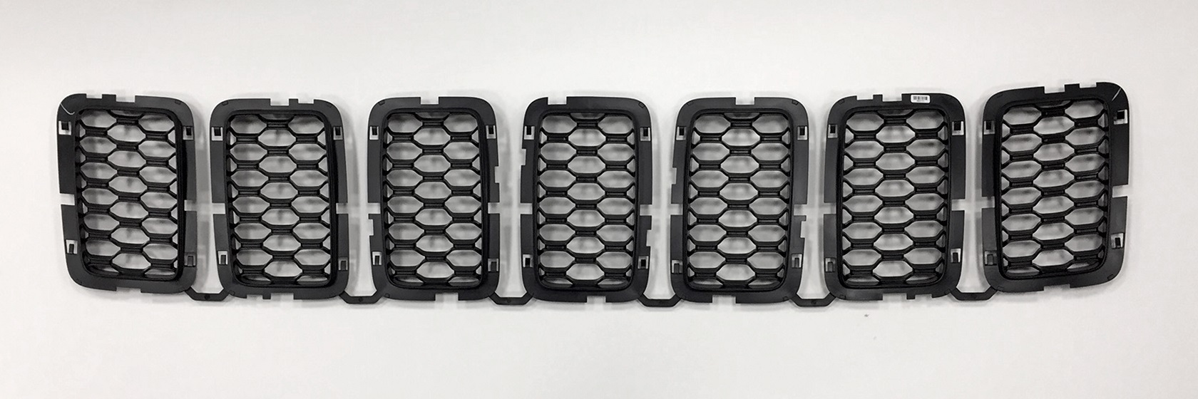 Black Grill Insert Grand Cherokee WK2 - Mopar